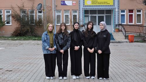 Kütahya'da Lise Öğrencileri 'Çanakkale Şehitlerine' Şiirine Klip Hazırladı