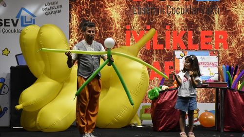 LÖSEV'in 'İyilikler Çarşısı' Antalya'da Hizmete Açıldı