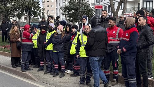 Maltepe Belediyesi İşçileri Geç Ödenen Maaşlarını Protesto Etti