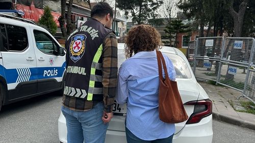 Maltepe'de Kaldırıma Çıkan Sürücüye 2 Bin 929 Lira Ceza