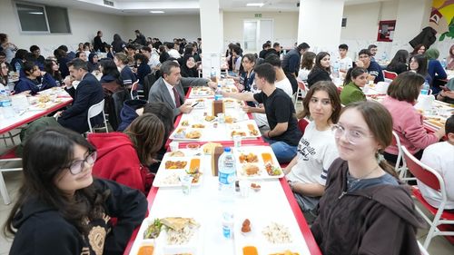 Milli Eğitim Bakanı Yusuf Tekin, Öğrencilerle İftarda Buluştu