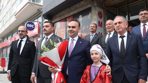 Sanayi ve Teknoloji Bakanı Kacır, Türkiye'nin Endüstriyel Gücü Hakkında Açıklamalarda Bulundu