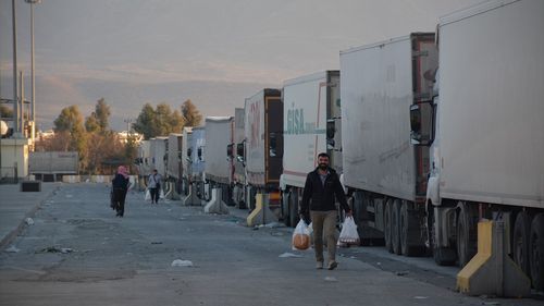 Sınırda Bekleyen Tır Şoförleri İftarlarını Hazırladıkları Yemeklerle Açıyor