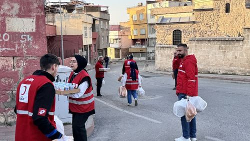 Türk Kızılay, Siirt'te Günlük 300 Kişiye İftar Yemeği Ulaştırıyor