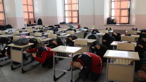 Yozgat Lisesi'nde Deprem ve Tahliye Tatbikatı Gerçekleştirildi