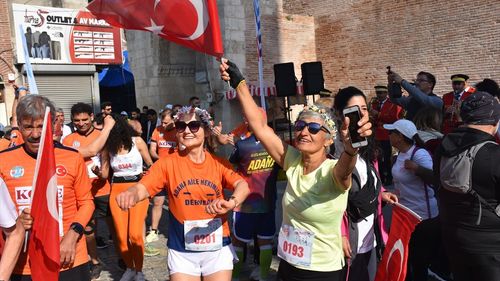 Adana'da 13. Uluslararası Portakal Çiçeği Karnavalı'nda Halk ve Çocuk Koşusu Yapıldı