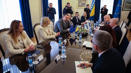 AGİT Genel Sekreteri, Bosna Hersek'teki Siyasi Krize Destek Verdi
