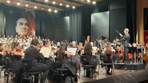 Antalya Devlet Senfoni Orkestrası, Çocuklara Özel Konser Düzenledi
