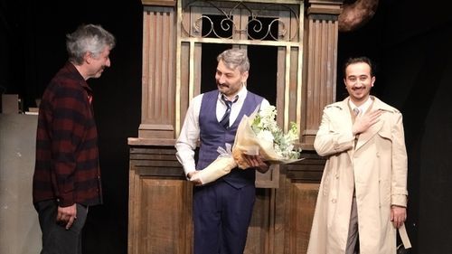 Bursa'da 'Gişe' Tiyatro Oyunu Sahnelendi