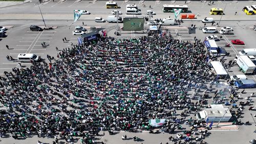 Bursaspor, Şampiyonluğu Kutluyor: Taraftarlar Coşkuyla Bir Araya Geldi