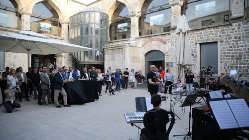 Edirne'de Türkçe ve Yunanca Şarkılarla Renkli Bir Konser Gerçekleşti