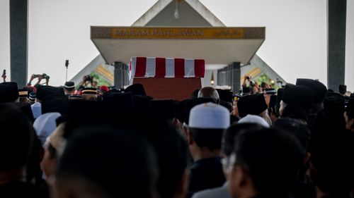 Eski Malezya Başbakanı Abdullah Ahmed Bedevi Hayatını Kaybetti