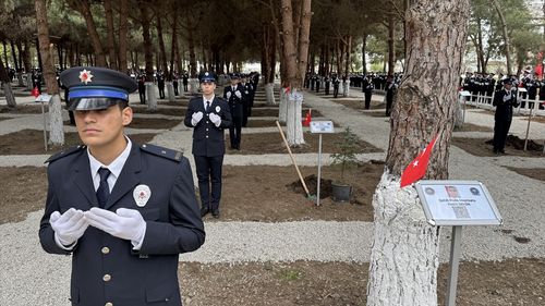 Fethi Sekin'in Mezun Olduğu Okulda 'Kahramanlar Ormanı' Açıldı