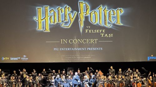 Harry Potter ve Felsefe Taşı Filmi Canlı Orkestra Eşliğinde İzlendi