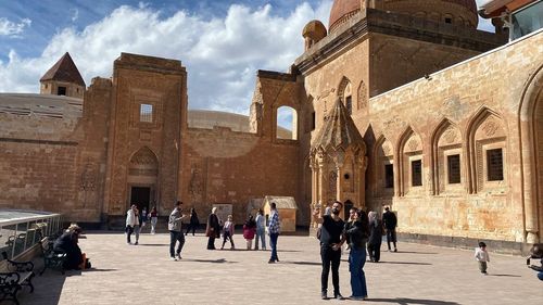İshak Paşa Sarayı, Bayram Tatilinde 17 Bin Ziyaretçiyi Ağırladı