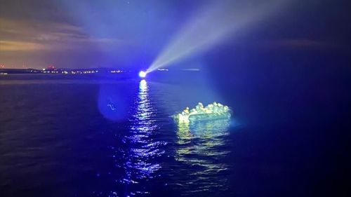 İzmir Çeşme Açıklarında 36 Düzensiz Göçmen Yakalandı