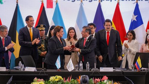 Kolombiya Cumhurbaşkanı Gustavo Petro, Latin Amerika ve Karayipler'in Birliği İçin Mücadele Edeceğini Açıkladı