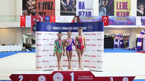 Mersin'de Ritmik Cimnastik Küçükler Federasyon Kupası Sonuçlandı