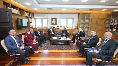 Milli Eğitim Bakanı Yusuf Tekin, Türkmenistan'da Aşkabat Büyükelçiliğini Ziyaret Etti