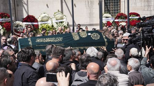 Tarkan'ın Annesi Neşe Tevetoğlu Son Yolculuğuna Uğurlandı