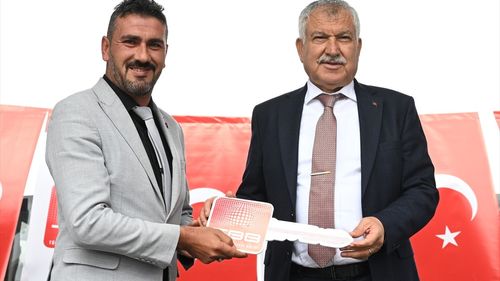 Türkiye Belediyeler Birliği 40 Belediyeye Araç Hibe Etti