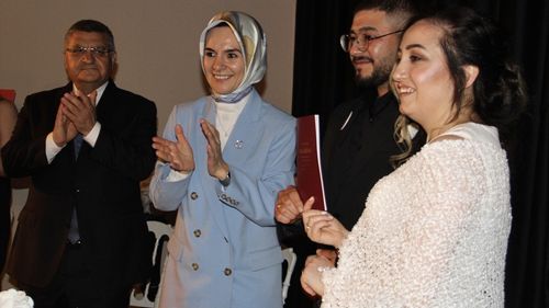 Aile ve Sosyal Hizmetler Bakanı Göktaş, Sinop'ta genç çiftin nikah törenine katıldı