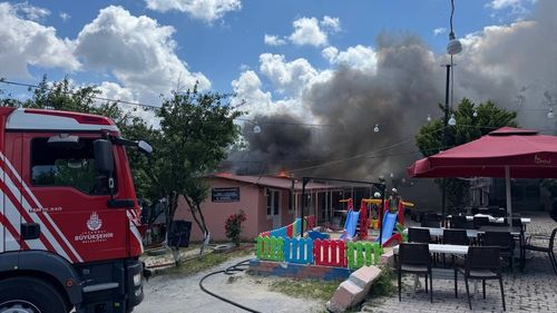 Avcılar'da Mutfak ve Depo Kısmında Yangın Çıktı
