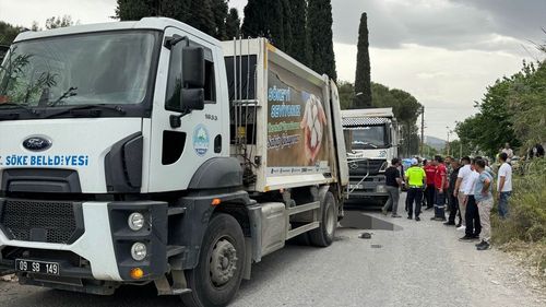 Aydın'da Hafriyat Kamyonu Çöp Kamyonuna Çarptı: Temizlik İşçisi Hayatını Kaybetti