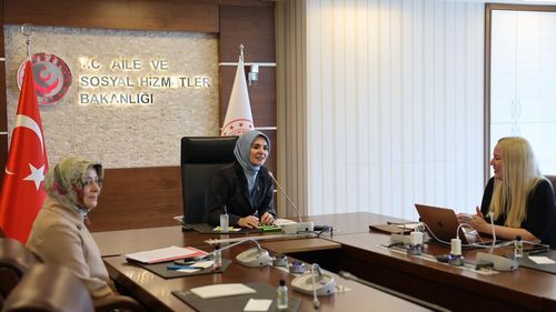 Bakan Göktaş, Üniversite Öğrencilerinin Koruyucu Aile Projesine Destek Verdi