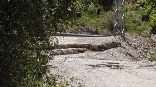 Erzurum'un Uzundere İlçesinde Toprak Kayması: Hasar Tespiti Yapıldı