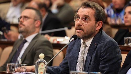 İBB Meclisi'nde Çıkar İlişkileri İddiaları Üzerine Soru Önergesi Verildi