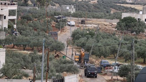 İsrail, Batı Şeria'da Filistinlilere Ait Yapıları Yıktı