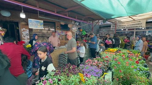 İstanbul'da Anneler Günü İçin Çiçekçi Yoğunluğu