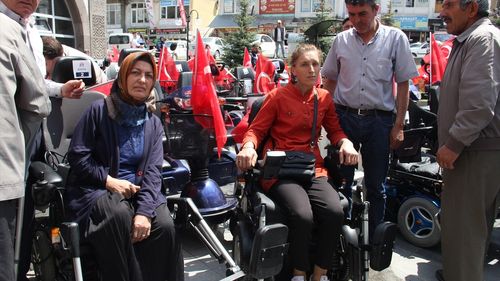 Kayseri'de Engellilere Şefkat Eli: Gurbetçilerden 50 Akülü Araç ve 70 Tekerlekli Sandalye Desteği