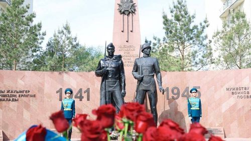 Kazakistan'da 9 Mayıs Zafer Günü Törenleri ile Kutlandı