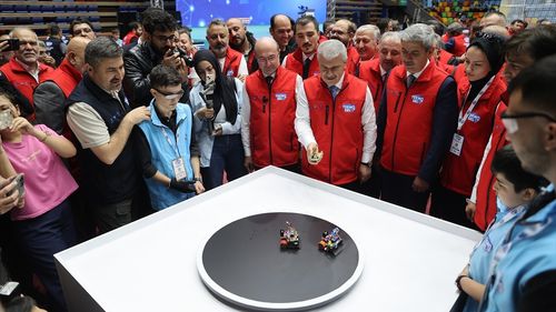 Konya'da TEKNO-SEL 2025 Teknoloji ve Robot Yarışması Başladı