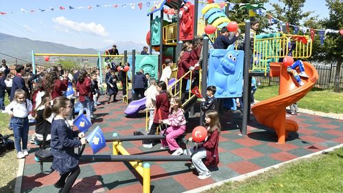 Kosovalı Çocuklar İçin Yeni Oyun Parkı Açıldı