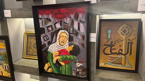 Ressam Çiğdem Yıldız'ın 'Elvan Gönlüm' Sergisi Üsküdar'da Açıldı