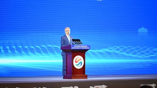Ulaştırma ve Altyapı Bakanı Uraloğlu, 9. İpek Yolu Uluslararası Fuarı'nda Konuştu