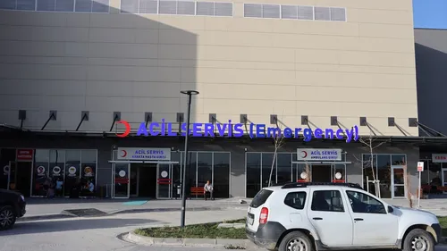 Yerköy'de Doğum Günü Pastasından 12 Öğrenci Gıda Zehirlenmesi Şüphesiyle Hastaneye Kaldırıldı