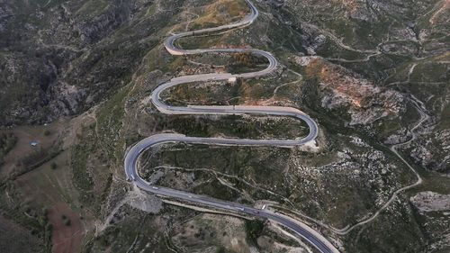 Demirkapı Tüneli'ne Bağlanan Kıvrımlı Yol Dronla Görüntülendi