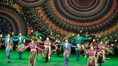 İstanbul Maarif Orkestrası ve Halk Dansları Topluluğu AKM'de Sahne Aldı