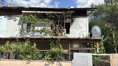 Karabük'te Yangın: İki Katlı Ev Kullanılamaz Hale Geldi