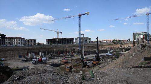 Malatya'da Deprem Konutları ve İş Yerleri İnşaatı Devam Ediyor