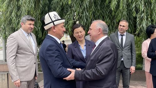 Türkiye'nin Bişkek Büyükelçisi Ökem, Kırgız Milli Üniversitesi'ni Ziyaret Etti