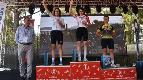 15 Temmuz Şehitlerini Anma Ulusal Bisiklet Yol Yarışı Muğla'da Gerçekleşti