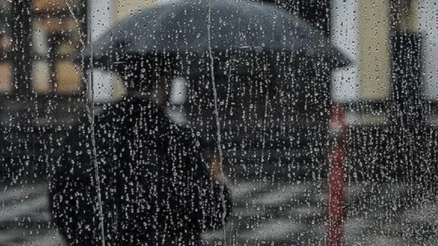 Meteoroloji'den 17 İle Kırmızı Alarm: Sel, Dolu ve Fırtına Uyarısı