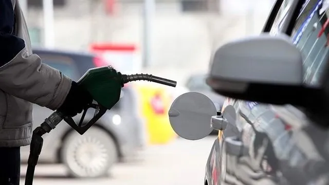 Türkiye'de Akaryakıt Fiyatlarına Çifte Zam Geliyor