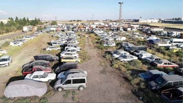 Yediemin depoları boşaltılıyor! Binlerce sudan ucuz araç sahibini bekliyor
