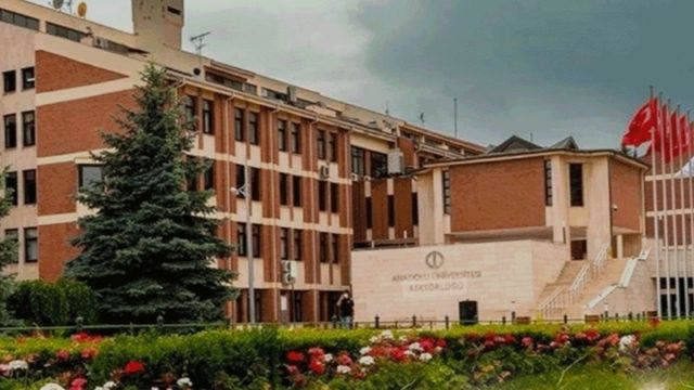 Anadolu Üniversitesi'nden Sınavsız İkinci Üniversite: Muhasebe ve Sağlık Kurumları Ön Lisansları